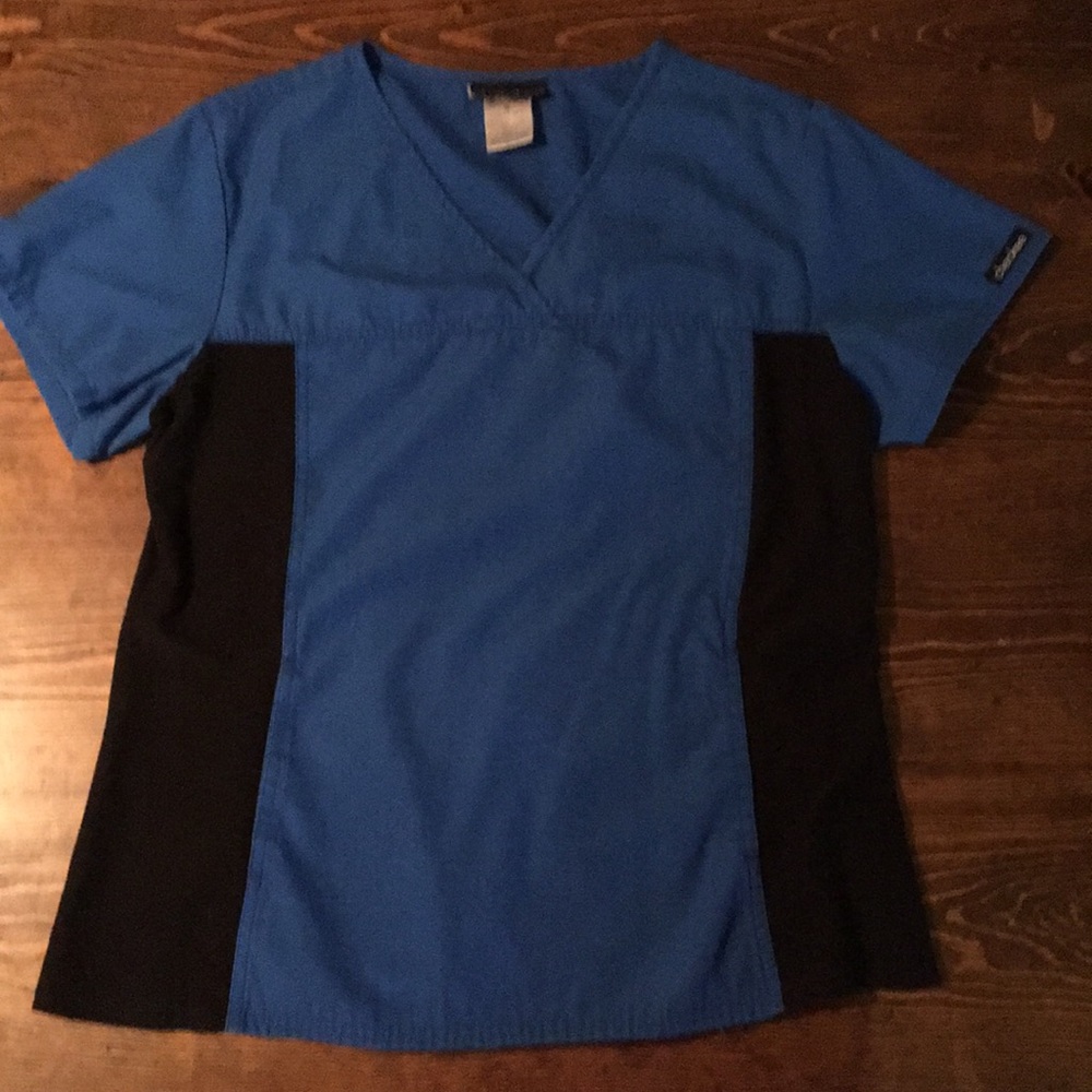 🔴 3/$15  Cherokee Scrub top size Mediim